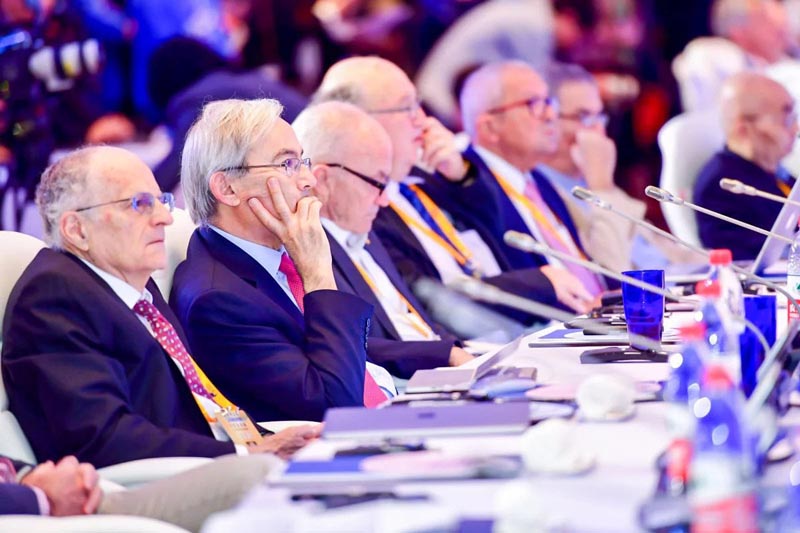 World Laureates's successful forum in China